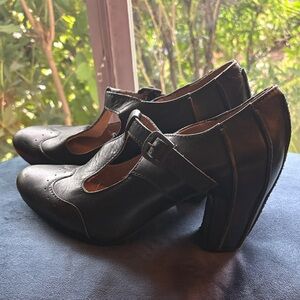 Fly London Acer138 Pumps